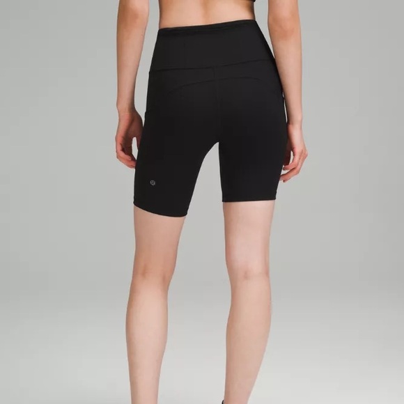 Lululemon - Black - Fast & Free 8” Shorts - Size 4 - Picture 2 of 6
